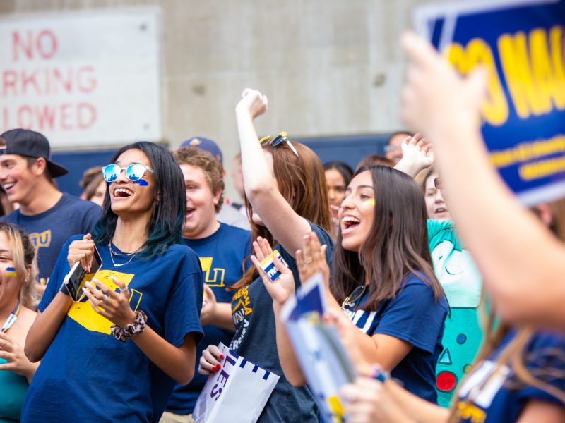 Students cheer during the N A U freshman run.