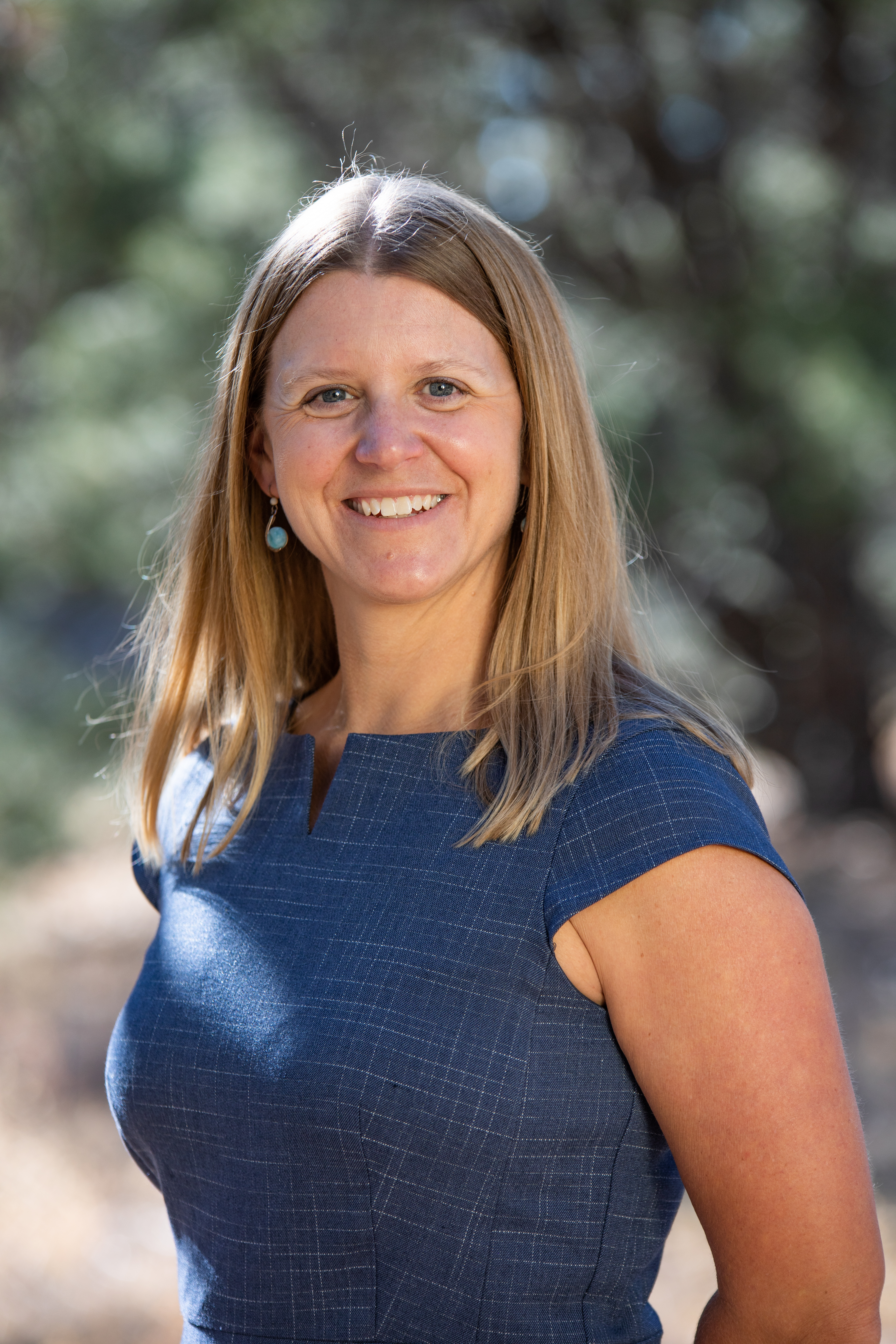 Headshot of Julie Mueller.
