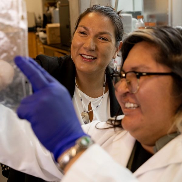 Professor Naomi Lee and student in lab.