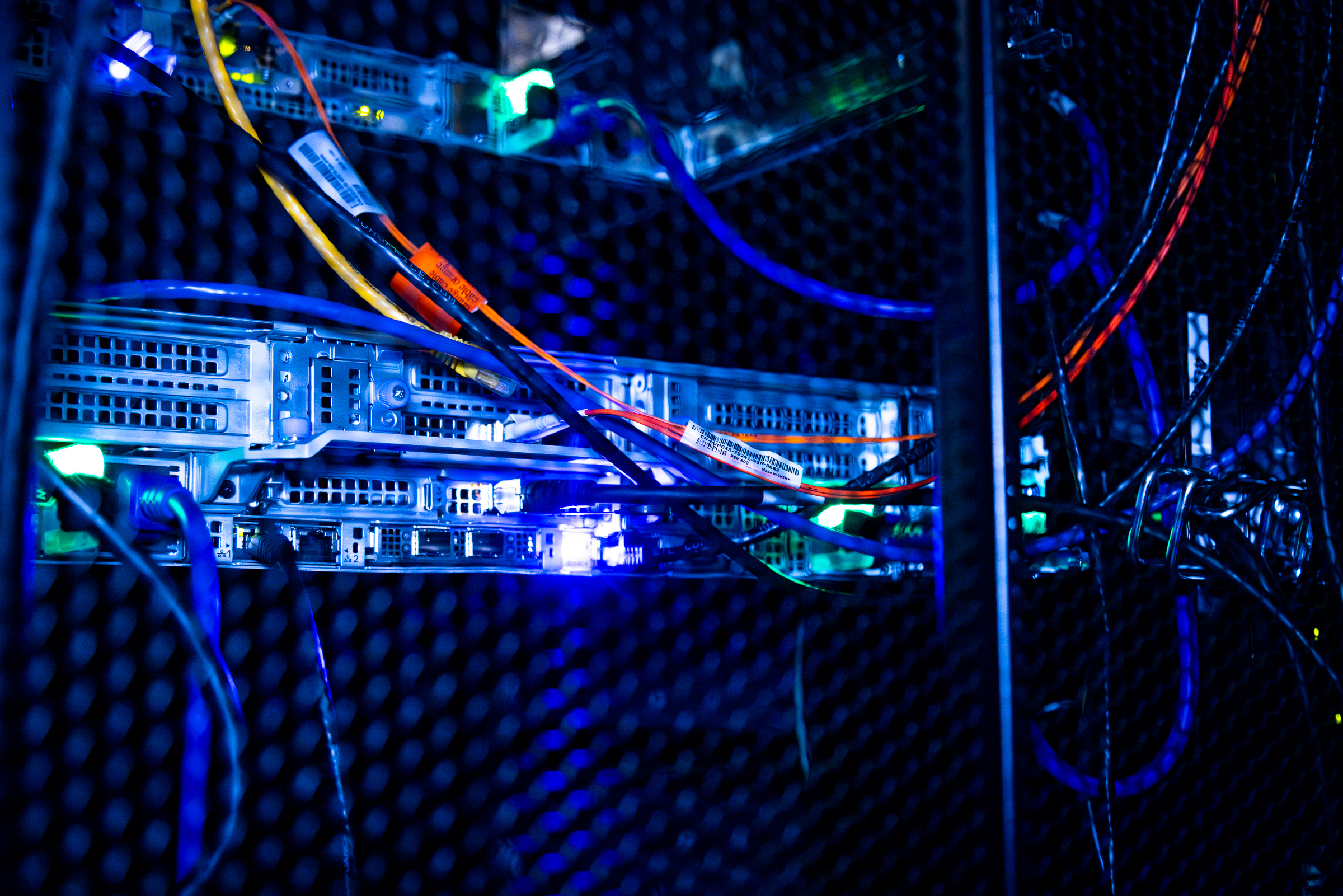 A computer port hub
